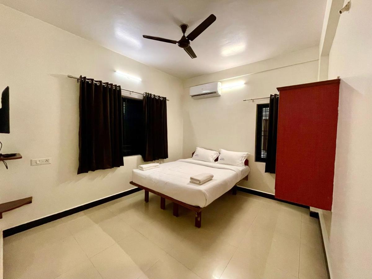 Ashray Residency Hotel Vanivilasa Puram ภายนอก รูปภาพ