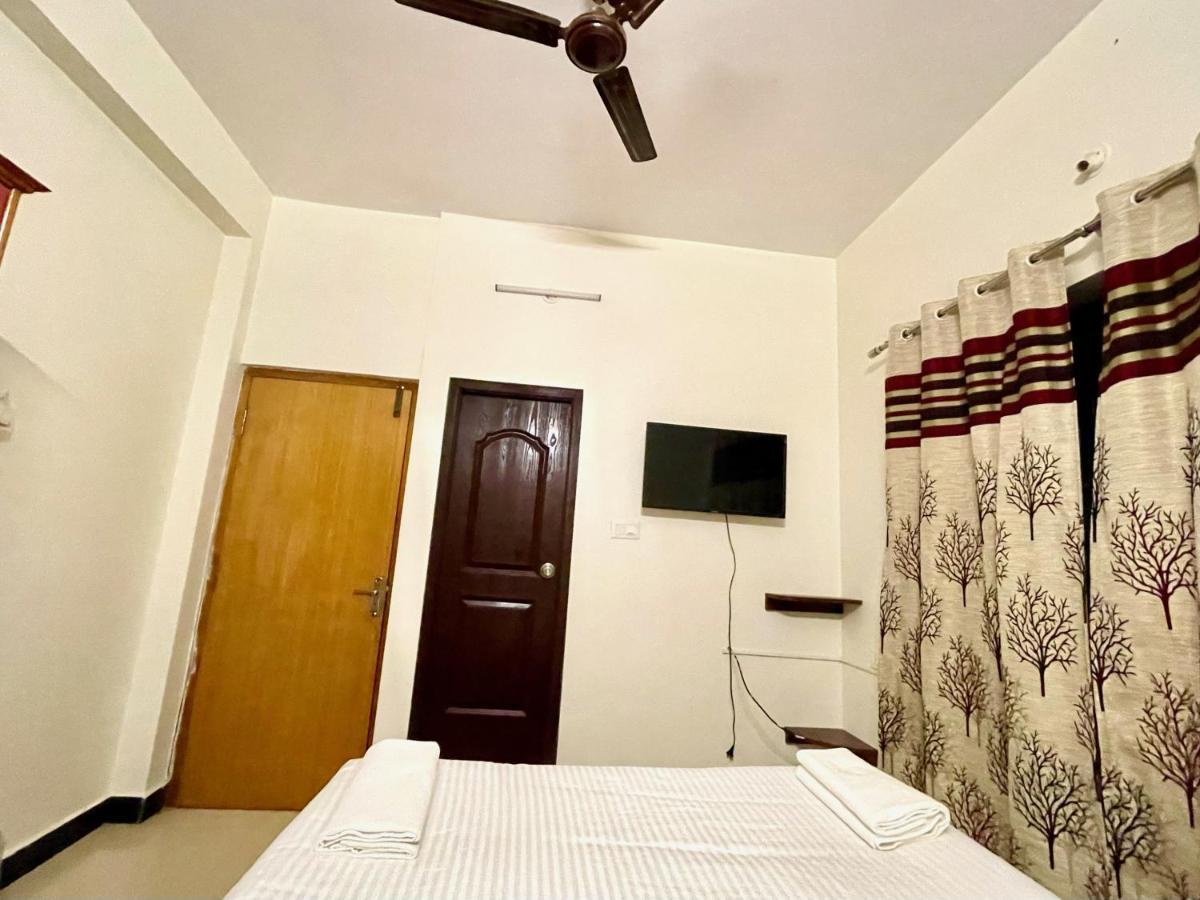 Ashray Residency Hotel Vanivilasa Puram ภายนอก รูปภาพ