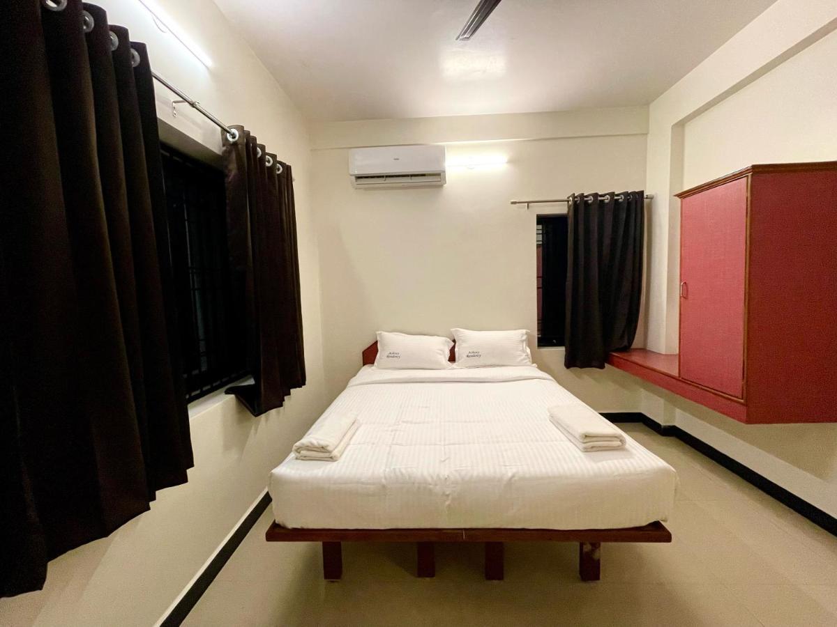 Ashray Residency Hotel Vanivilasa Puram ภายนอก รูปภาพ