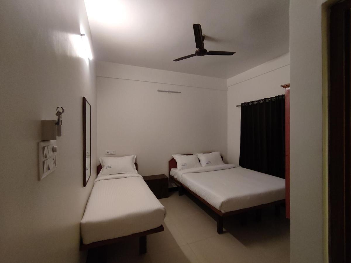 Ashray Residency Hotel Vanivilasa Puram ภายนอก รูปภาพ